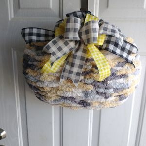 Chenille Fall Yarn Pumpkin Wreath